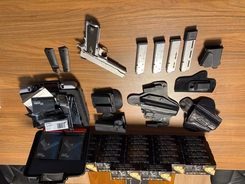 Siq Sauer 1911 Stainless