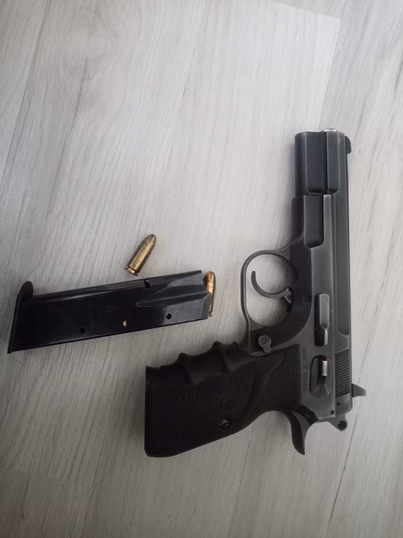 Emniyet personelinden kılıç 2000 light