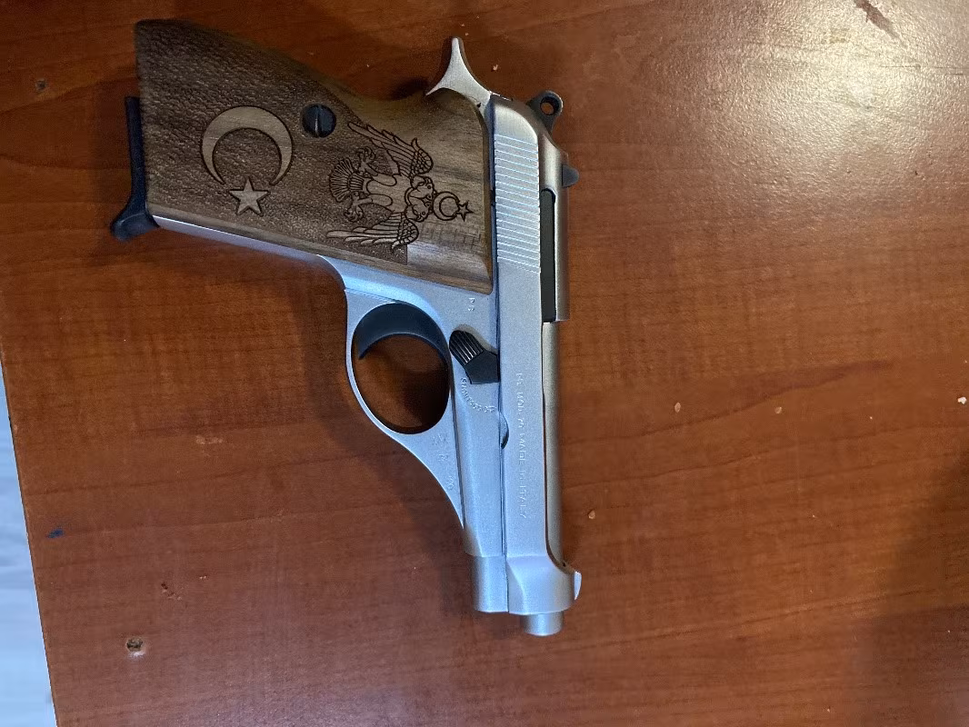 Mod 70 (düğmeli Baretta)