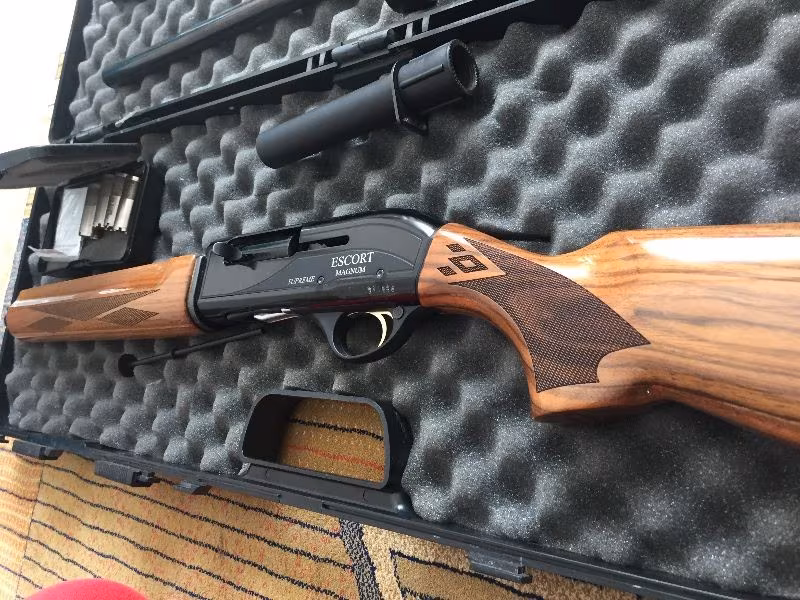 Hatsan Escort Supreme *SOLAK* Combo Cantileverli Slug ve 66 cm mobile şoklu 2 adet namlu.