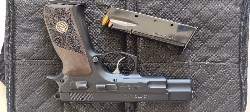 ✓CZ 75 B