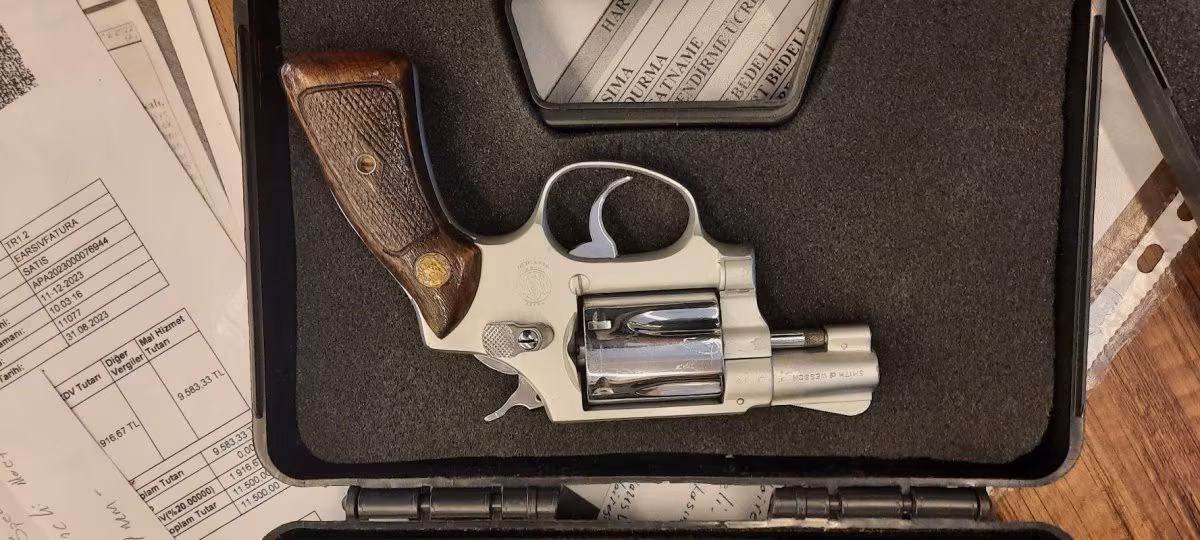 SMTH WESSON LADY  5 Lİ 38 CAL.