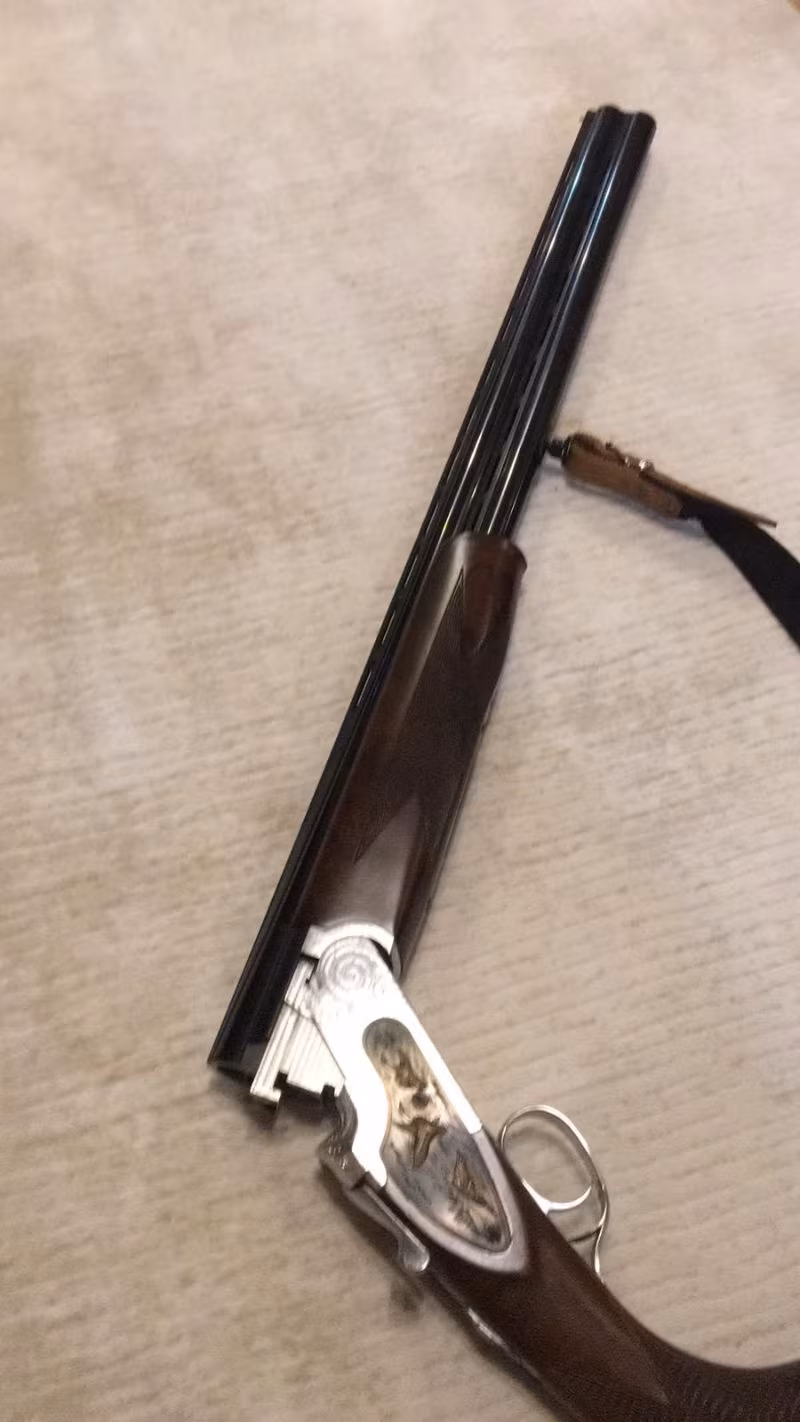 Huğlu 103 FE Beyaz Kuşlu Süper poze Av Tüfeği