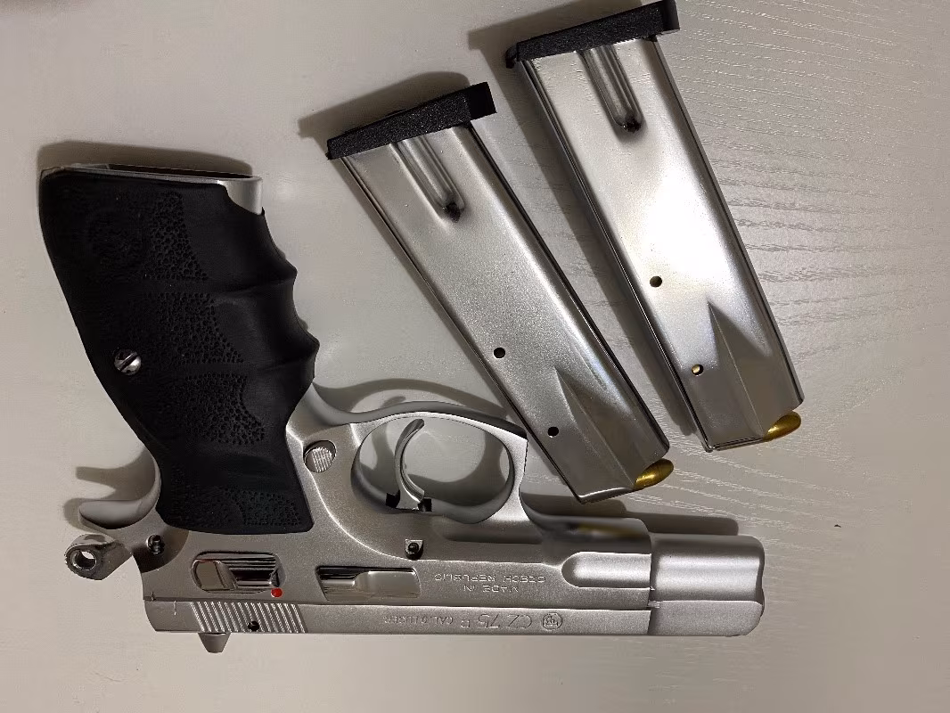 Memurdan sıfır yapılı CZ 75 B