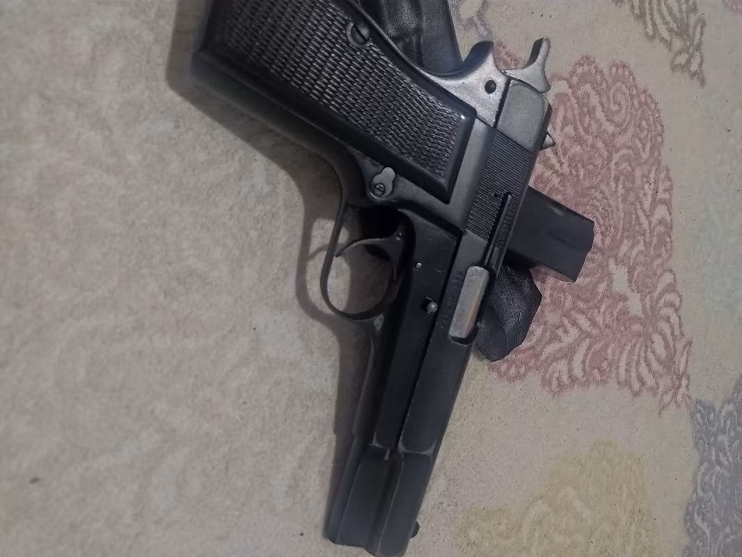 Browning en tutulan sersi