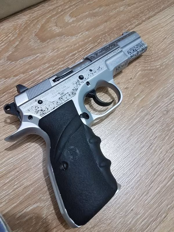 İŞLEMELİ TERTEMİZ SARSILMAZ KILINÇ 2000 MEGA