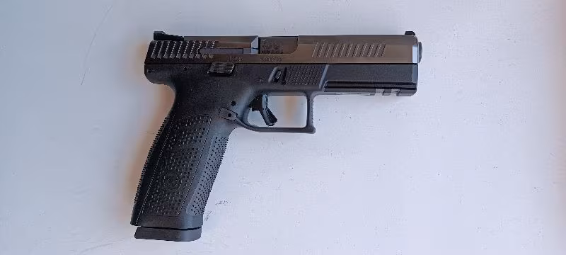 RUHSATLI SIFIR KUTUSUNDA,HİÇ KULLANILMAMIŞ ÇEKYA CZ P 10 F - 4150 DOLAR