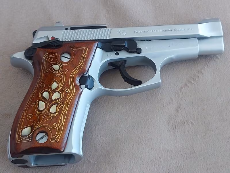 İthal Beretta Sıfır ayarında çiziksiz tertemiz  81F (7,65) 10+1 mermi