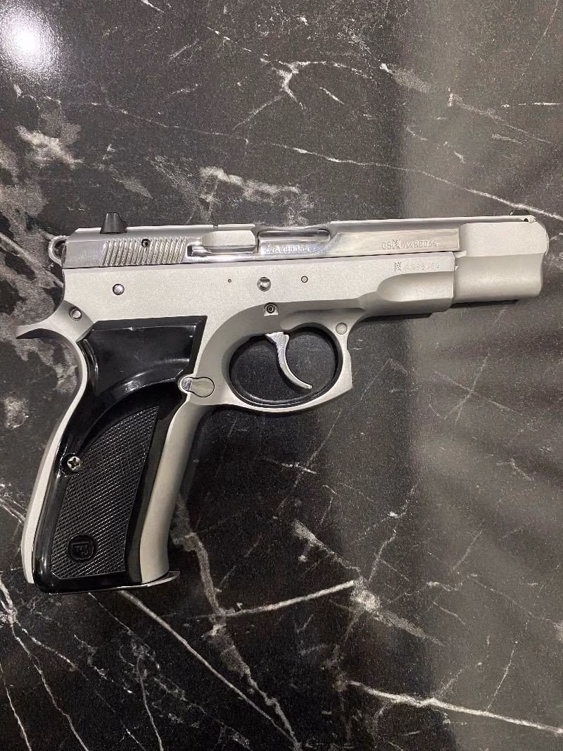 CZ 75 b serisi sıfır alındı görünüm amaçlı titanyum kaplama yapılmıştır