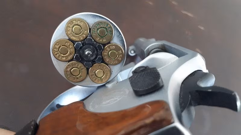 SIFIR GİBİ SMİTT WESSON TOPLU TABANCA