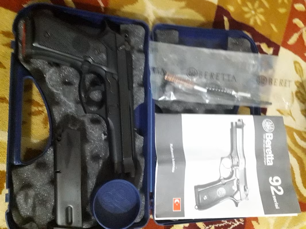 Baretta fs92 ilk sahibinden kitapçığı temizleme kiti dahi açılmamış