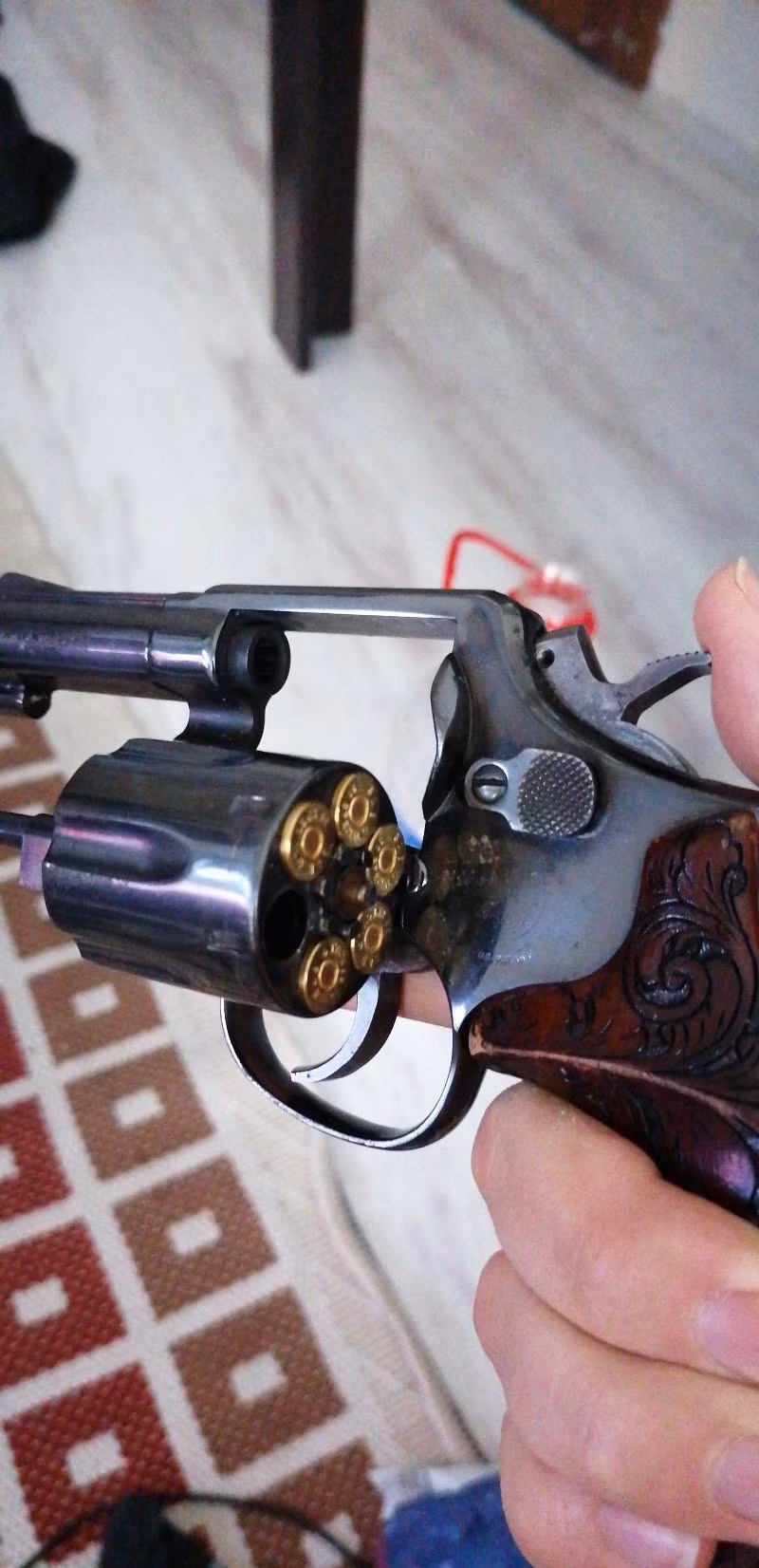 Emekli başkomser beylik silahı