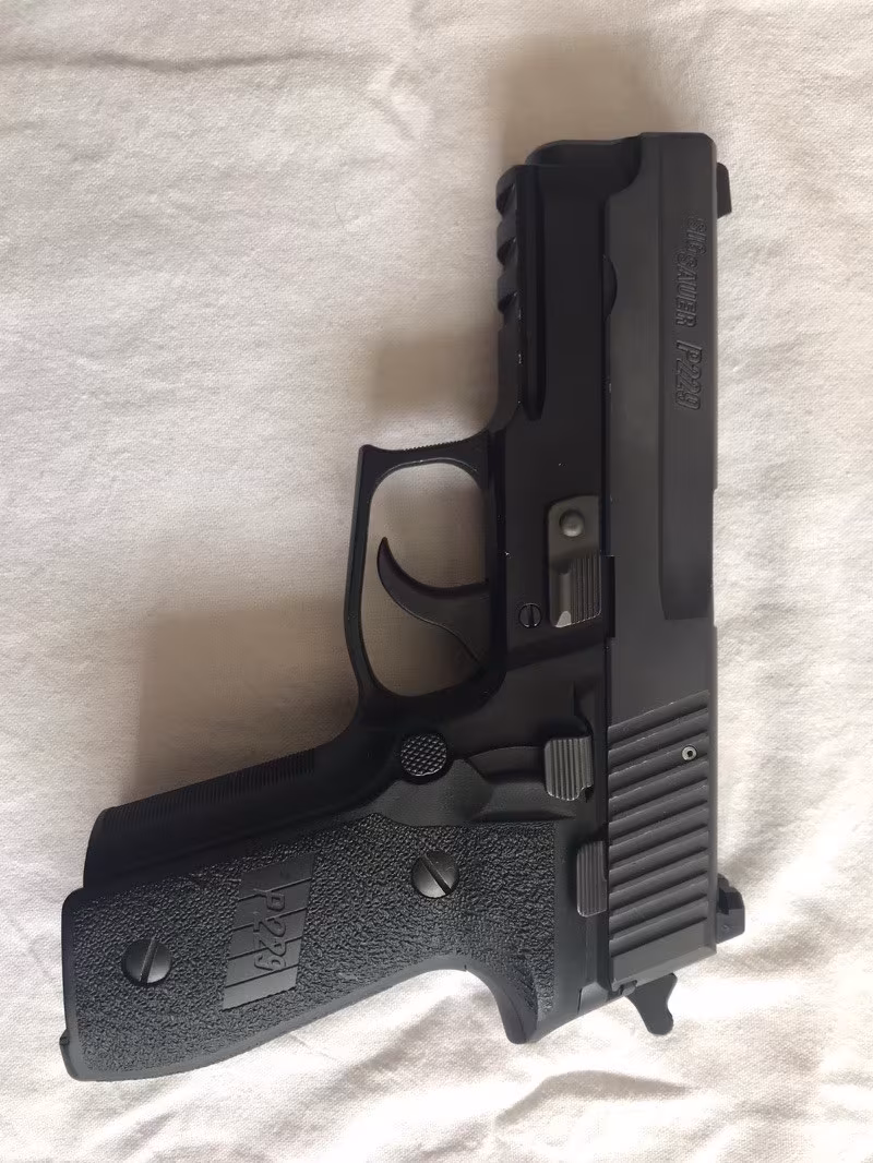 Kamu görevlisinden sıfır sıg-sauer P229