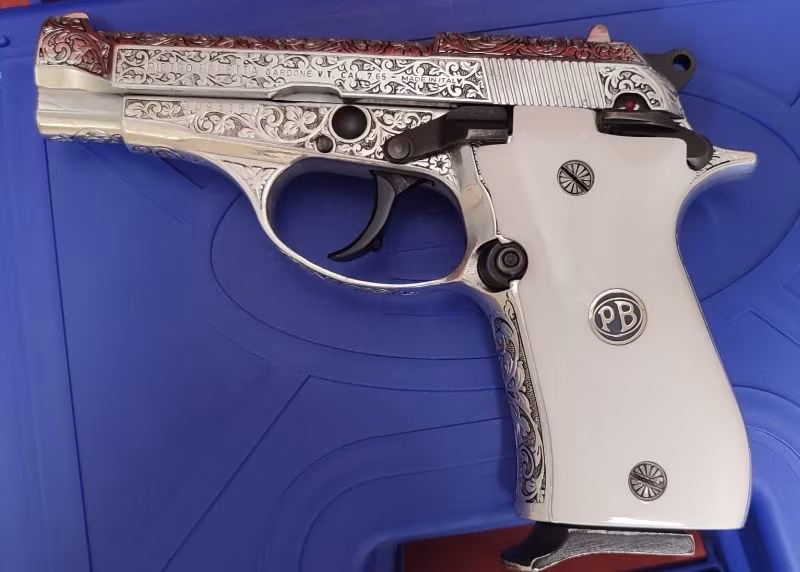 Kamu Görevlisinden Özel Nikelajlı Sıfır ayarında Beretta 7.65 mm Model 81 tabanca, silahı merak üzerine Düzce de yaptırmıştım ihtiyaç fazlası olduğu için satıyorum