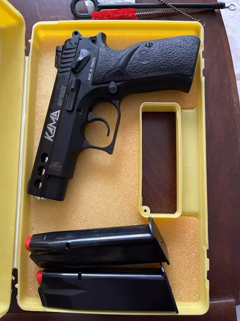 Emekli Polis Memurundan Sarsılmaz Kama Sport