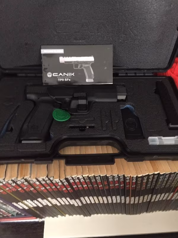 Kutusundan çıkmamış canik