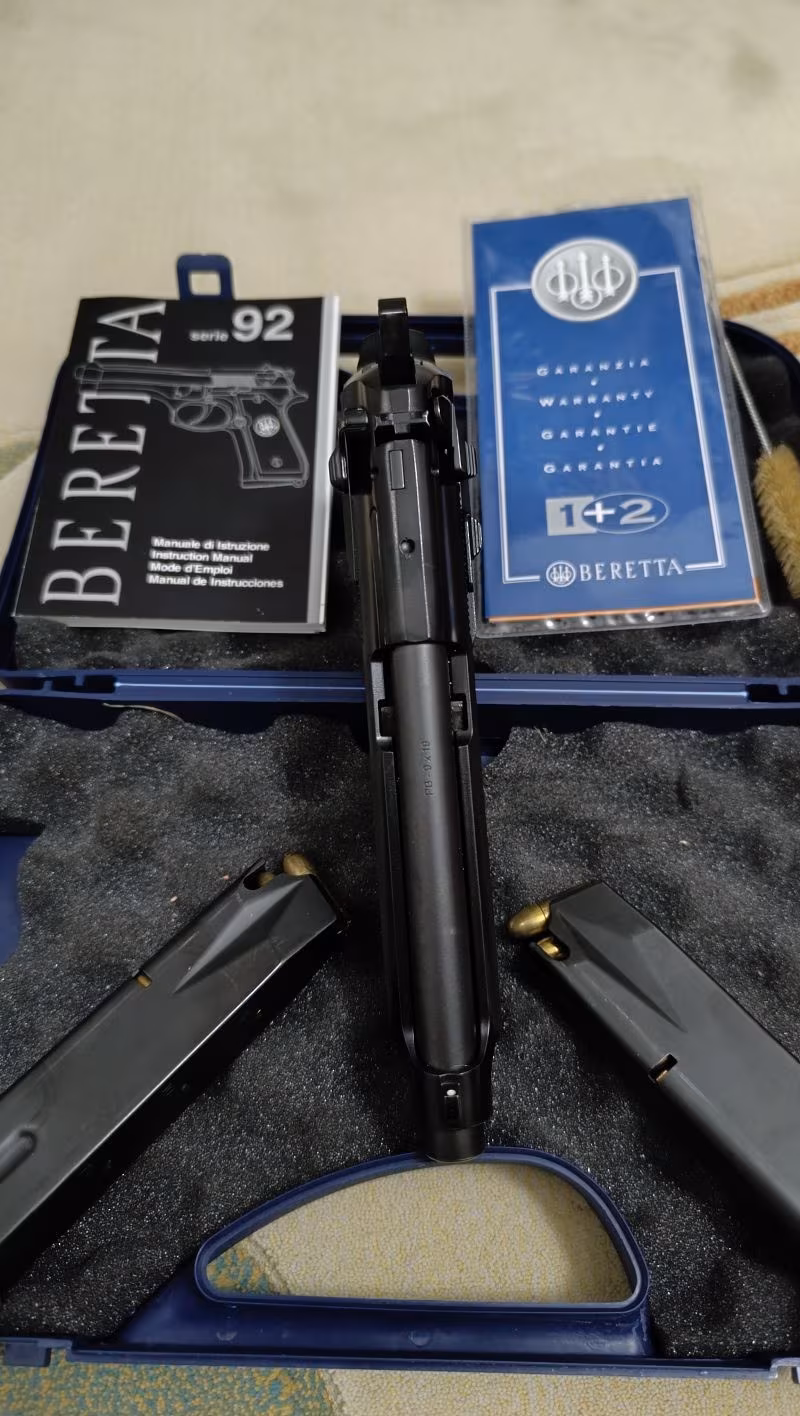 Beretta 92 16+1 Sıfır Kutusunda 1000 mermi ile verilecektir.