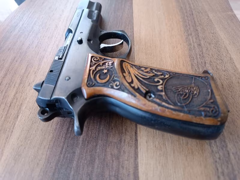KAMU PERSONELİNDEN CZ75-B