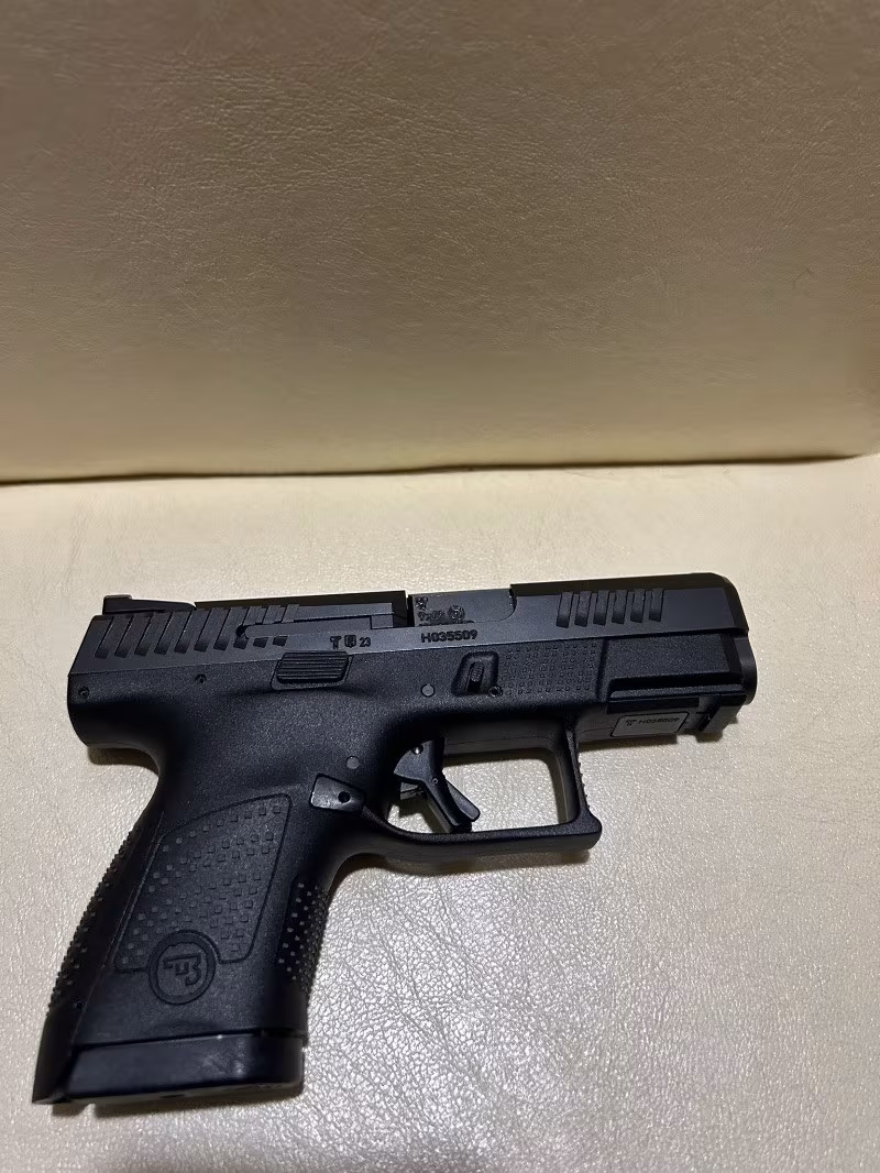 Sifir kutusunda hic kullanilmamis CZ P 10 S