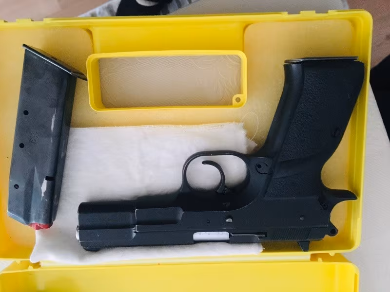 Emekli subaydan İkinci el sıfır ayarında tabanca