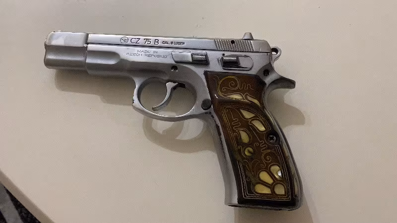 Emekli polisten krom kaplamalı c75 b