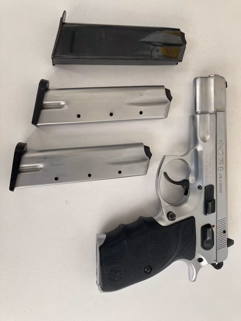 KAMU GÖREVLİSİNDEN SATILIK CZ-75 B