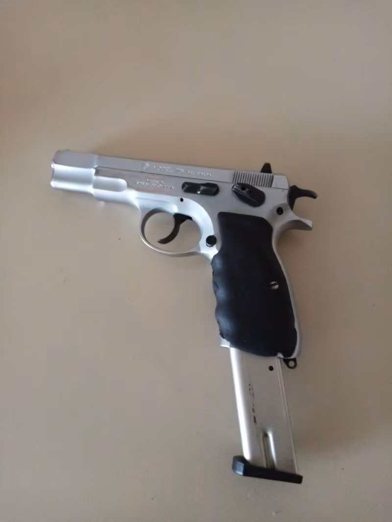 İlk sahibi emekli polis memuruna cz75