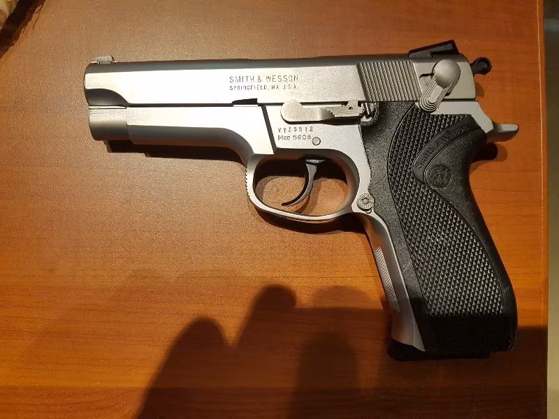 Smith& wesson 5906 satılık tabanca