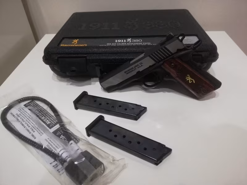 Browning BLACK LABEL 1911 380 auto