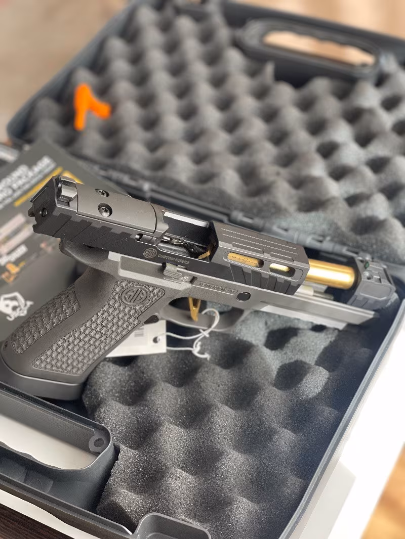 Türkiye’de tek Sig Sauer P320 Spectre comp. gold