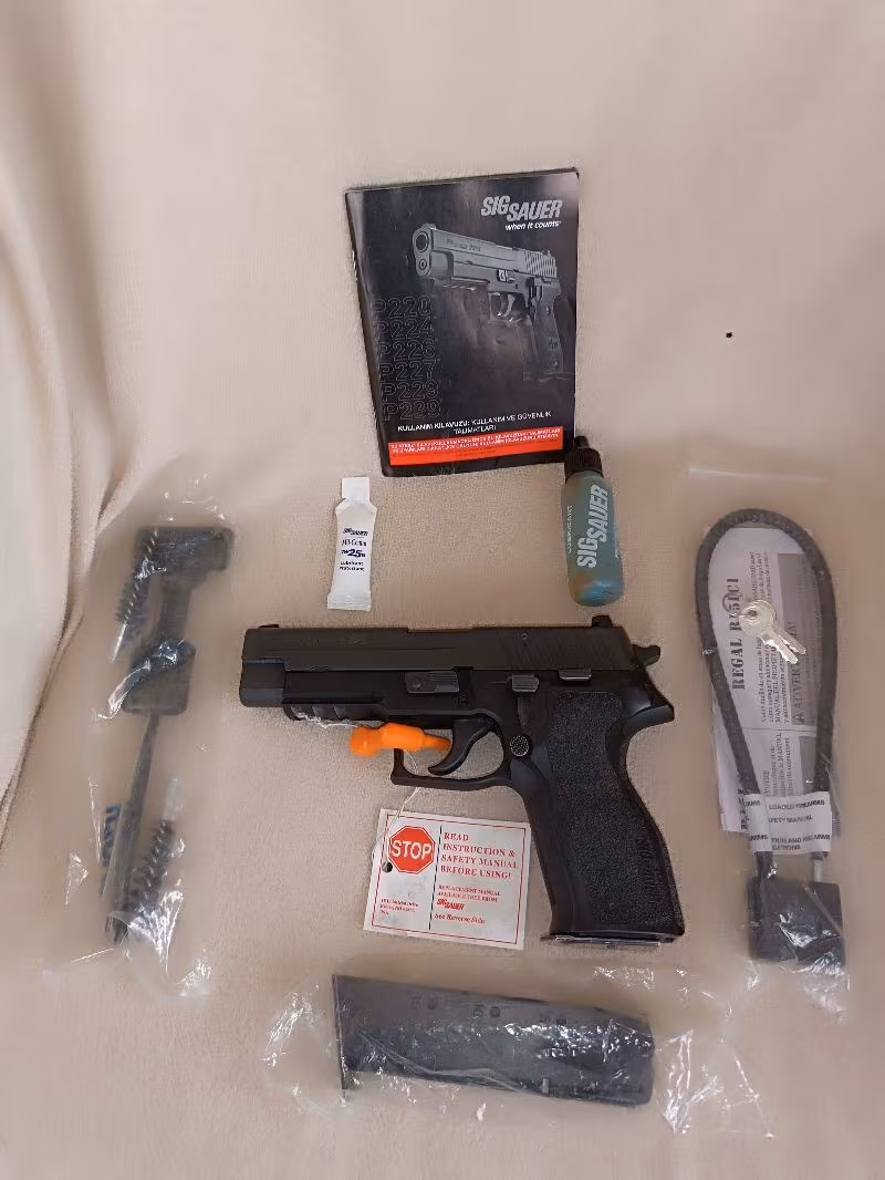 SIFIR SİGSUAR P 226 NİTRON AMERİKAN KUTUSUNDA  YÜKSEK MAHKEME BAŞKANINDAN ALINMA ETİKETİ ÜZERİNDE