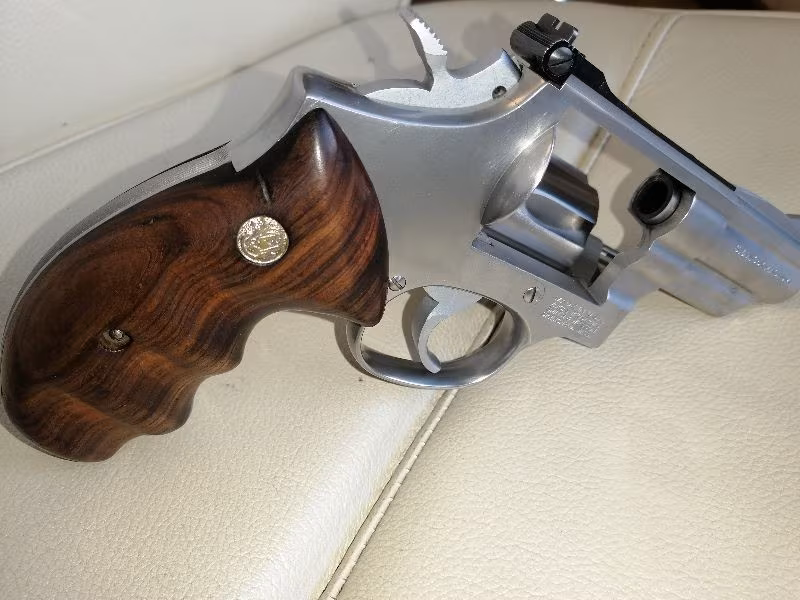 EMNİYET MENSUBUNDAN TEMİZ 686-3 3.57 SİMTH WESSON MAGNUM