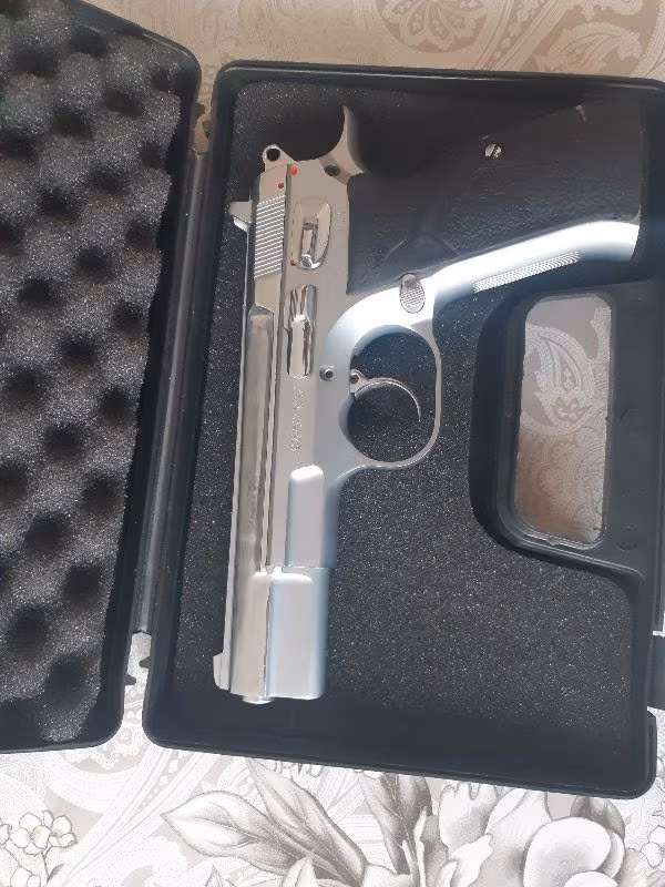 Memurdan sarsilmaz kılınç light