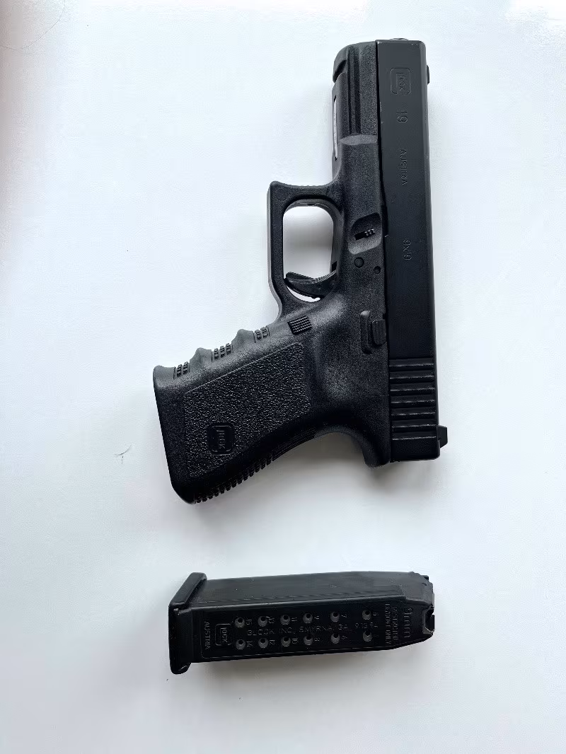 Askerden ikinci el çok temiz Glock 19