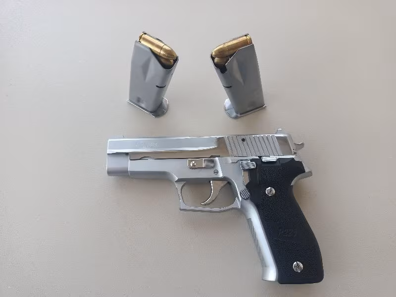 Efsana sig sauer P226 U serisi kamu görevlisinden kullanılmamış