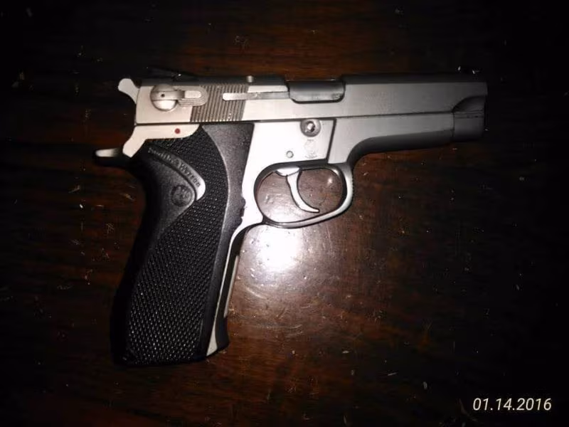 Smith wesson 5906 temiz az kullanılmış