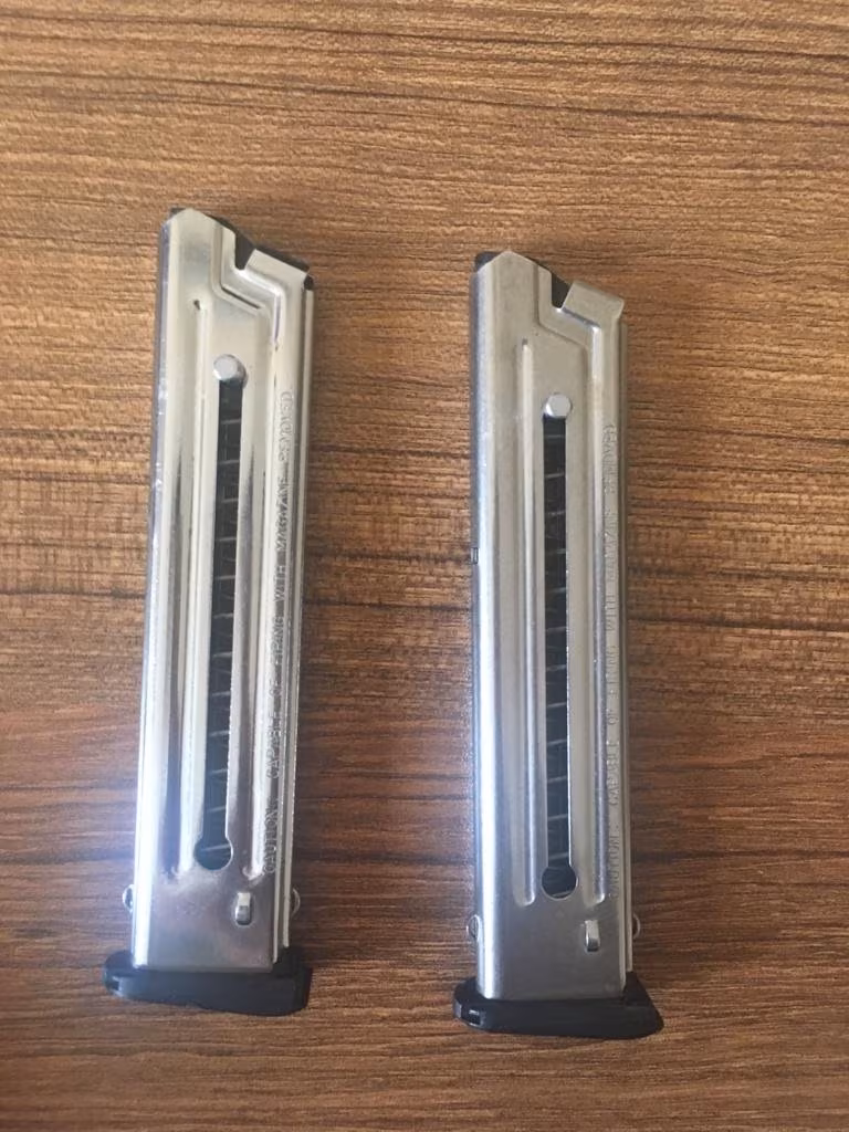 Jandarmadan temiz emsalsiz Smith wesson 22a