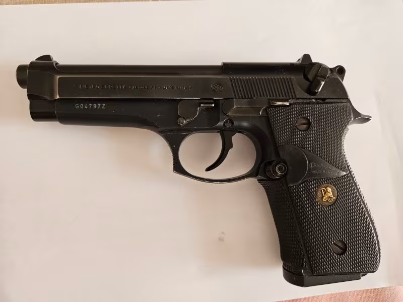 Beretta 92fs parabellum 15+1