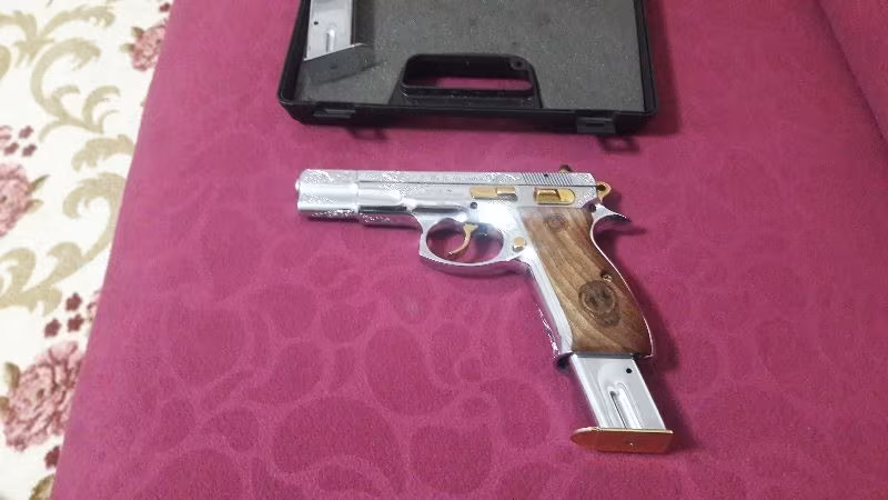 Emekliye  cok temiz cz75