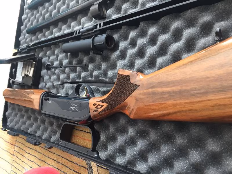 Hatsan Escort Supreme *SOLAK* Combo Cantileverli Slug ve 66 cm mobile şoklu 2 adet namlu.