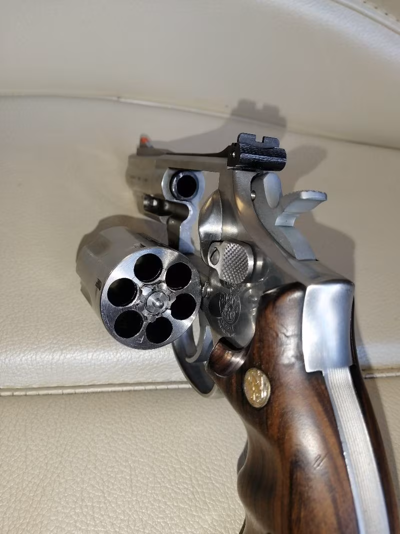 EMNİYET MENSUBUNDAN 357 MAGNUM SMİTH WESSO MOD 686-3