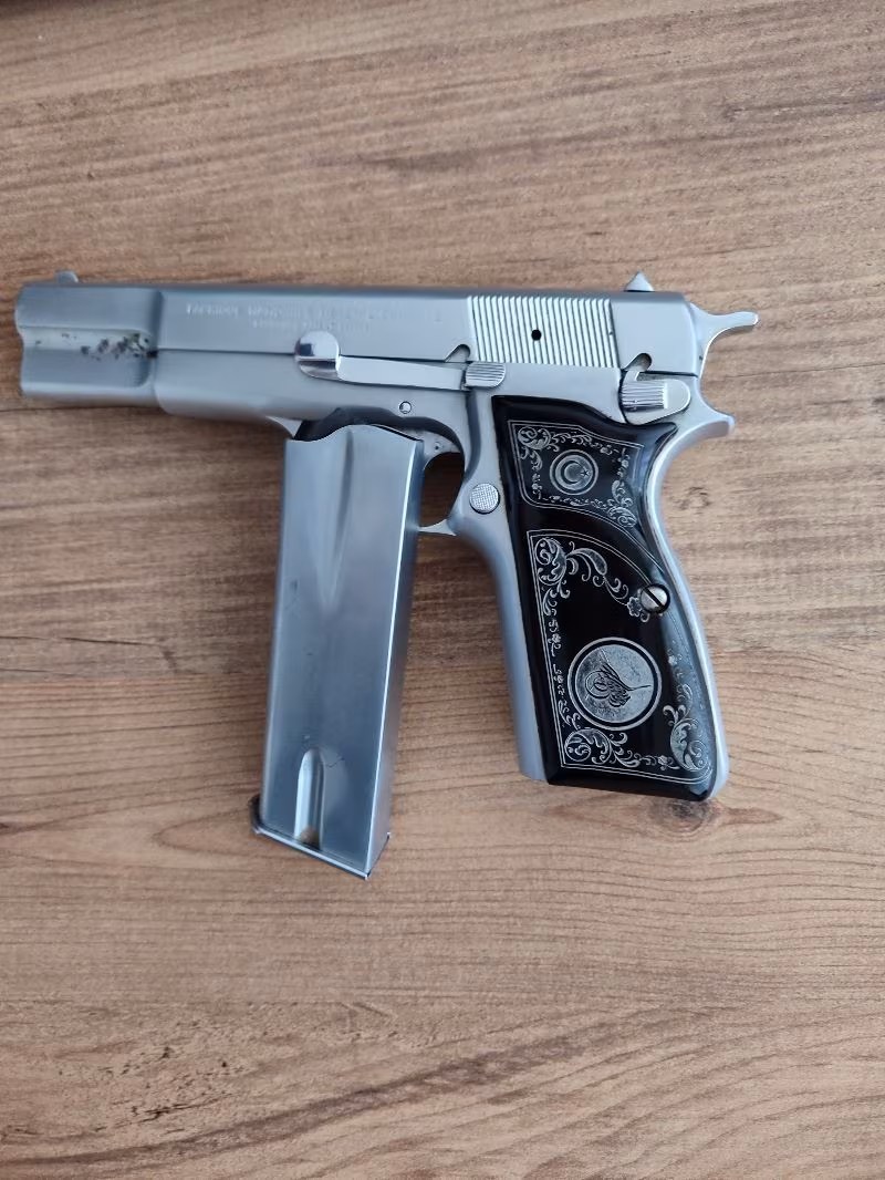 Polisten temiz Browning