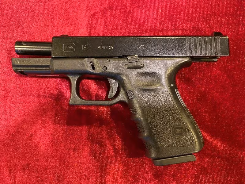 Sahibinden Temiz Glock 19 Gen3 9x19 mm tabanca