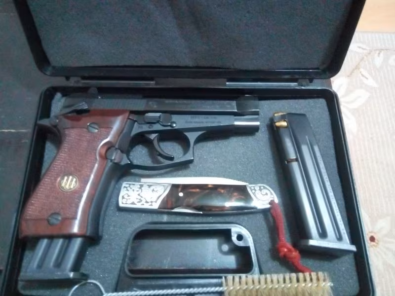 Beretta 81 - FS 12 +1