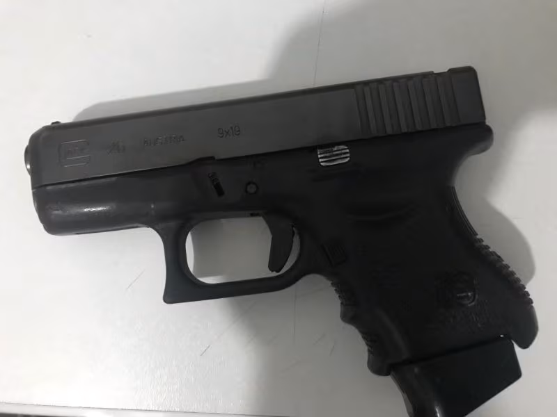 Glock 26 temiz eksisksiz.Karbon kılıf hediye