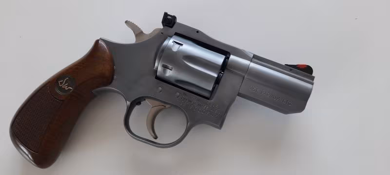 DAN WESSON 357 MAGNUM