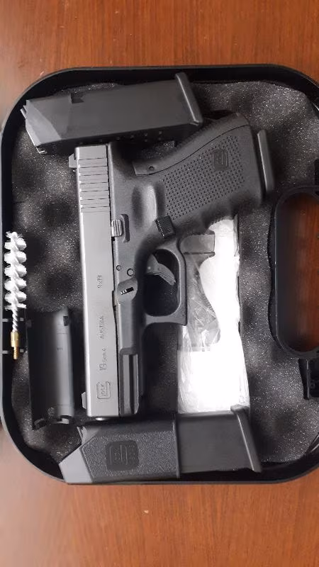 Sahibinden sıfır orjinal glock