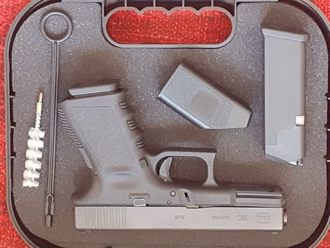 Kamu Görevlisinden Glock 19C Kutusunda Sıfır gibi (Ruhsat evrakı hazır olanlar için)