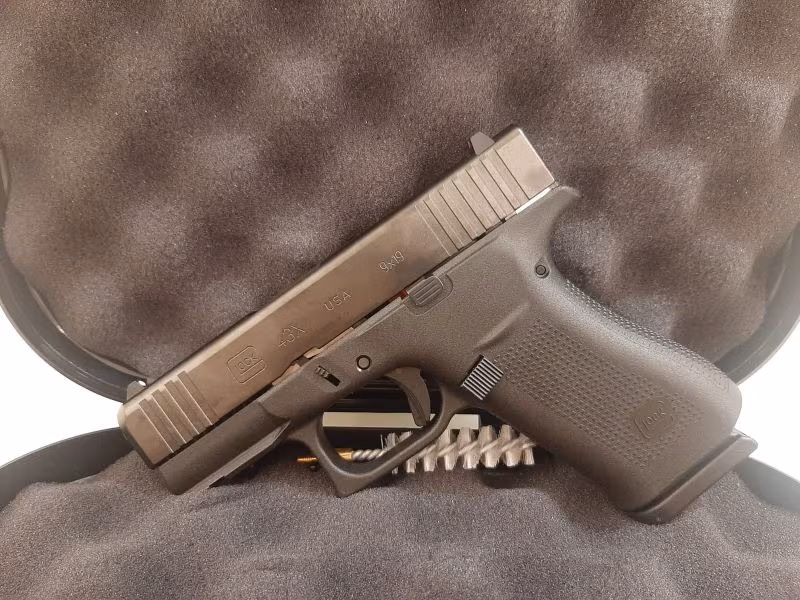 Glock 43 x Gen 5 Hayalet tabanca  Sıfır kutusunda özel seri