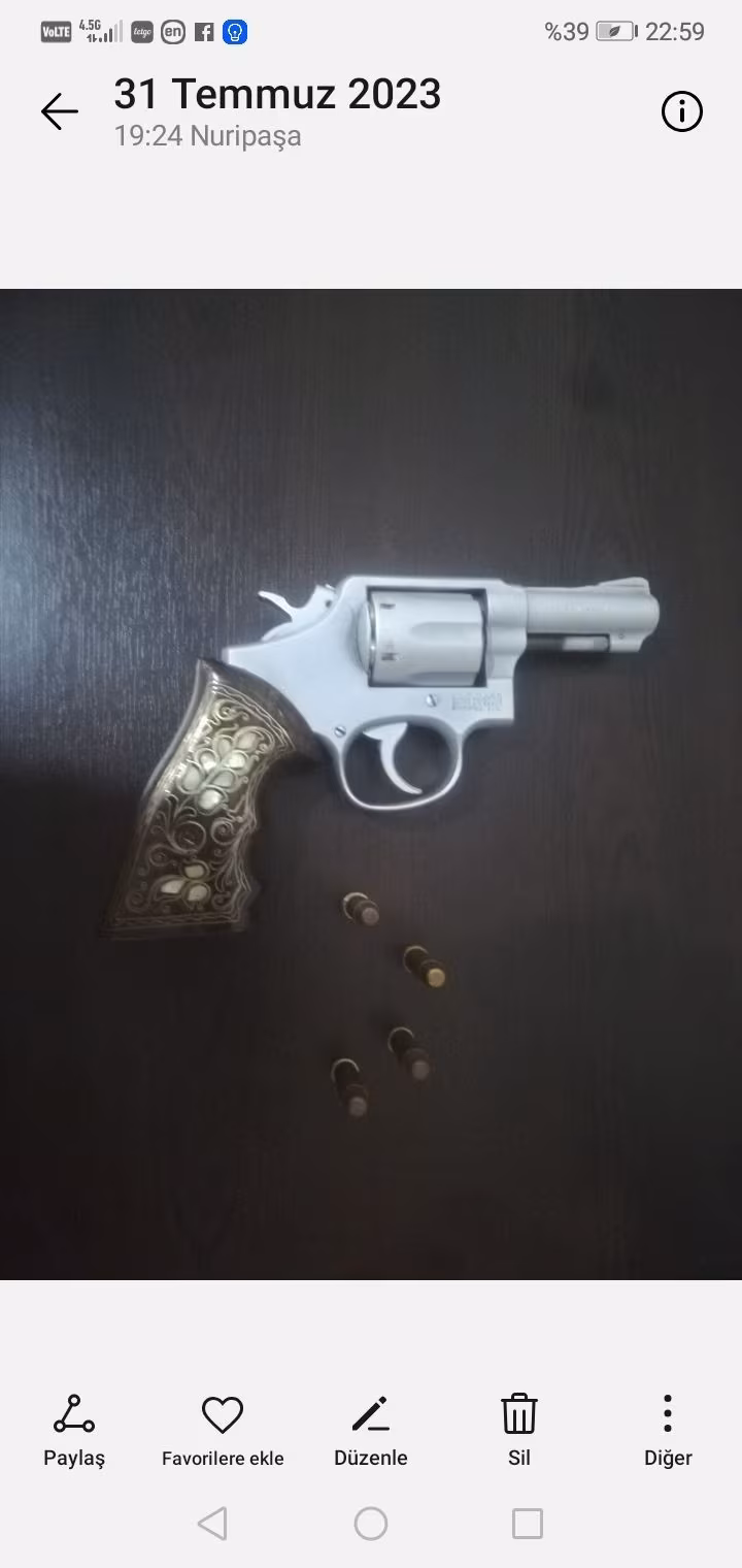 Satılık smıth wesson 9.65 38.cal taşıma ruhsatlı silah